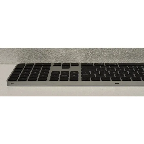 Apple Magic Keyboard Touch ID Numeric Keypad A2520 Original